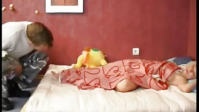Profonda scopata mature sex amatoriali in bocca da skinny bruna