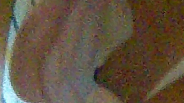 L'uomo ha chiesto amaporn donne mature ad un amico di scopare la moglie coreana e ha girato in cam