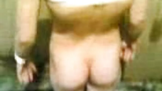 Tizio accarezza una donna troie mature italiane amatoriali procace per il sesso, promettendo il suo orgasmo