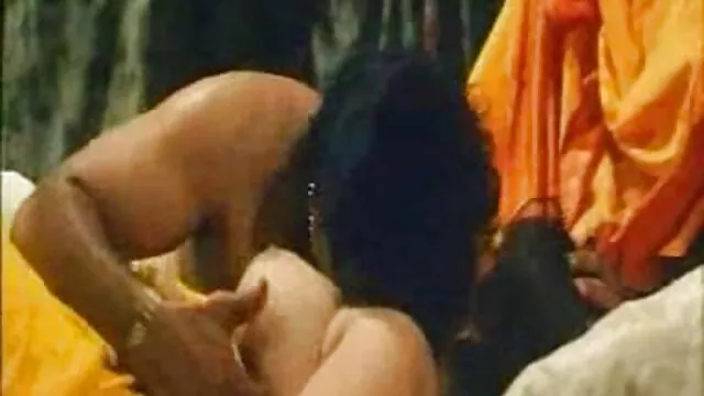 Inserito un grosso cazzo nel buco anale mature sex amatoriali di una ragazza in Tatuaggi