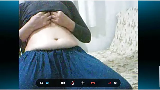 Mezza nuda Jessica video amatoriale matura Alba nuota sott'acqua