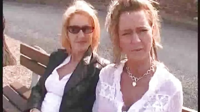 Trio video porno amatoriali donne mature amatoriale davanti alla webcam