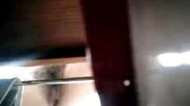 Catturato in mezzo donne mature amatoriali italiane al bagno fuck-a-thon