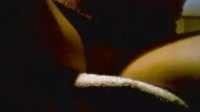 Hydii May adora essere pestata sesso amatoriale con mature e riempita di crema all'interno