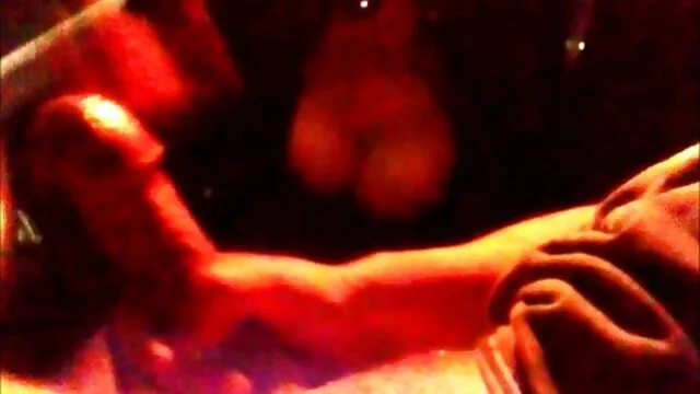 splendida adolescente Chloe Plaything in splendida video hard amatoriali mature biancheria intima vibra il suo stretto coochie fino a raggiungere l'orgasmo