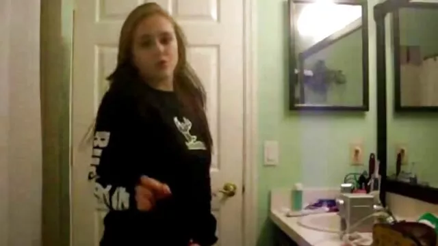 Compilation di sperma fatto in casa sul video amatoriali di milf viso della moglie