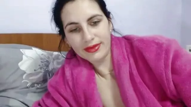 Filippina Lady Mai succhia il cazzo di filmati amatoriali donne mature Woodman e lo scopa nel culo