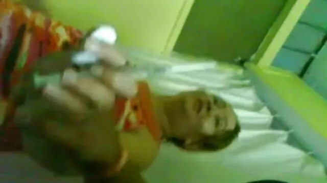 Scopa procace Natasha proprio fuori in bocca e troie amatoriali mature nel culo (paura che qualcuno vedrà)