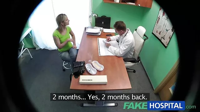 Innocenthigh Coed con tette naturali ottiene penetrato video amatoriali di donne mature nella figa pelosa