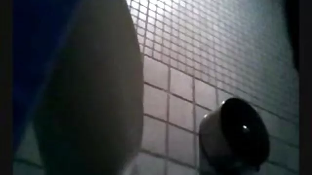 Tizio stringe la figa della ragazza sul massaggio mature amatoriali porche dopo il massaggio